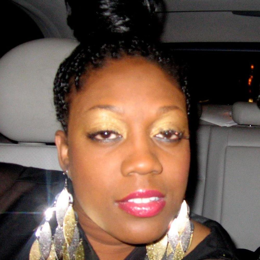 Meet your Posher, Nakia